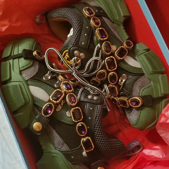 Sneakers - Picture 4 of 4